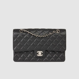 5위 CHANEL 샤넬 클래식 캐비어 플랩백 (금장/은장)