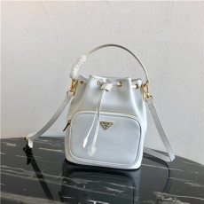 PRADA 프라다 버킷백 1BH038-1 신상