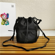 PRADA 프라다 버킷백 1BH038 2020/신상