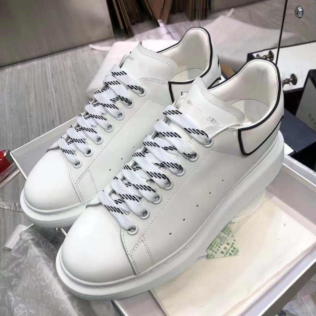 32위 (실사영상) ALEXANDER MCQUEEN 알렉산더맥퀸 오버솔 블랙 라인탭 남여공용 스니커즈