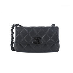 19위 CHANEL 샤넬 래커드 플랩백 AS2302