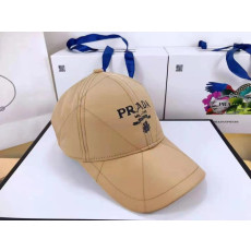 PRADA 프라다 패디드 볼캡