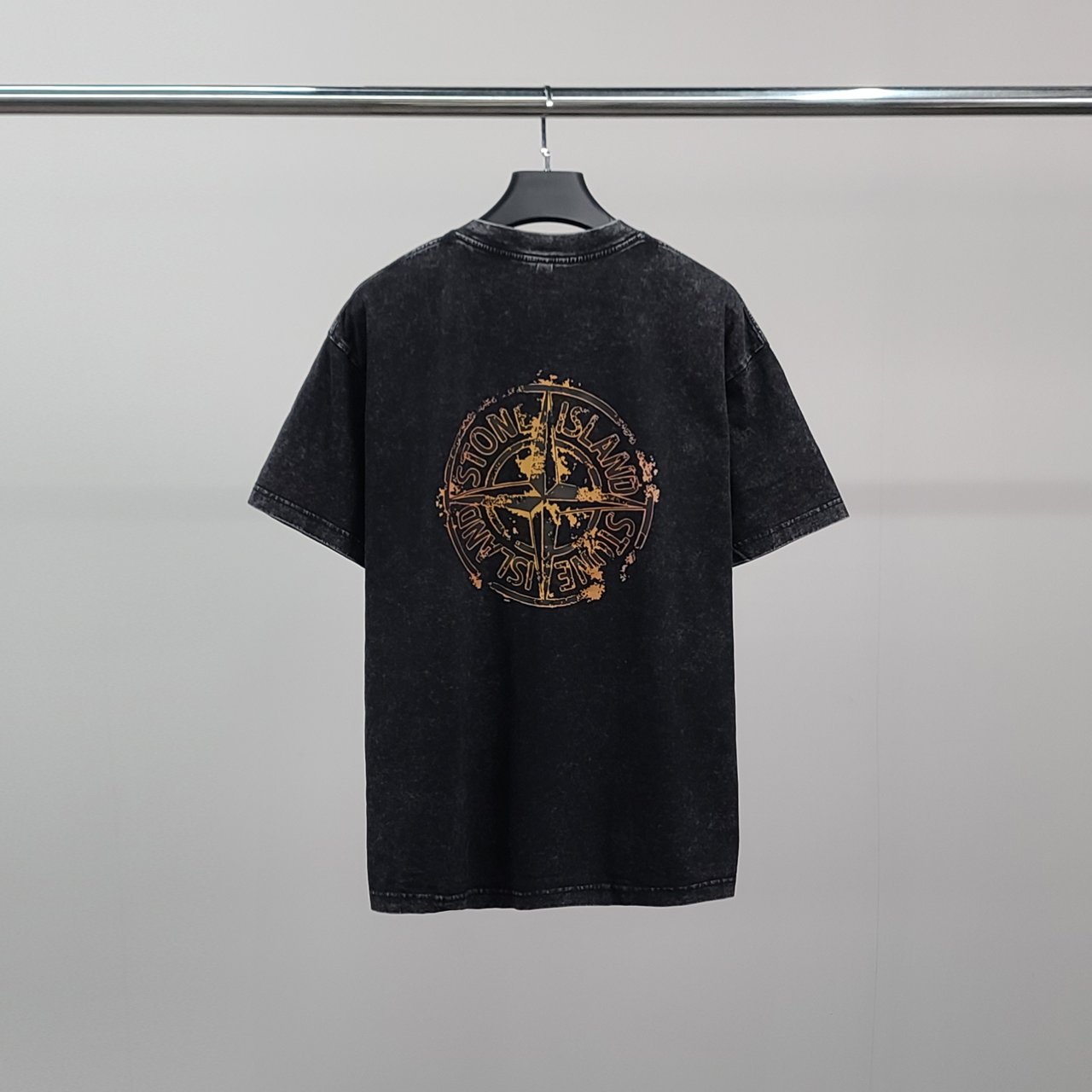 STONE ISLAND 스톤아일랜드 플레임서클 피그먼트 반팔티
