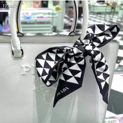 PRADA 프라다 삼각로고 방도