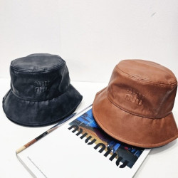 MIUMIU 미우미우 가죽 벙거지