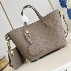 LOUIS VUITTON 루이비통 블라썸 갈렛 PM M21849