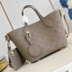 LOUIS VUITTON 루이비통 블라썸 갈렛 PM M21849