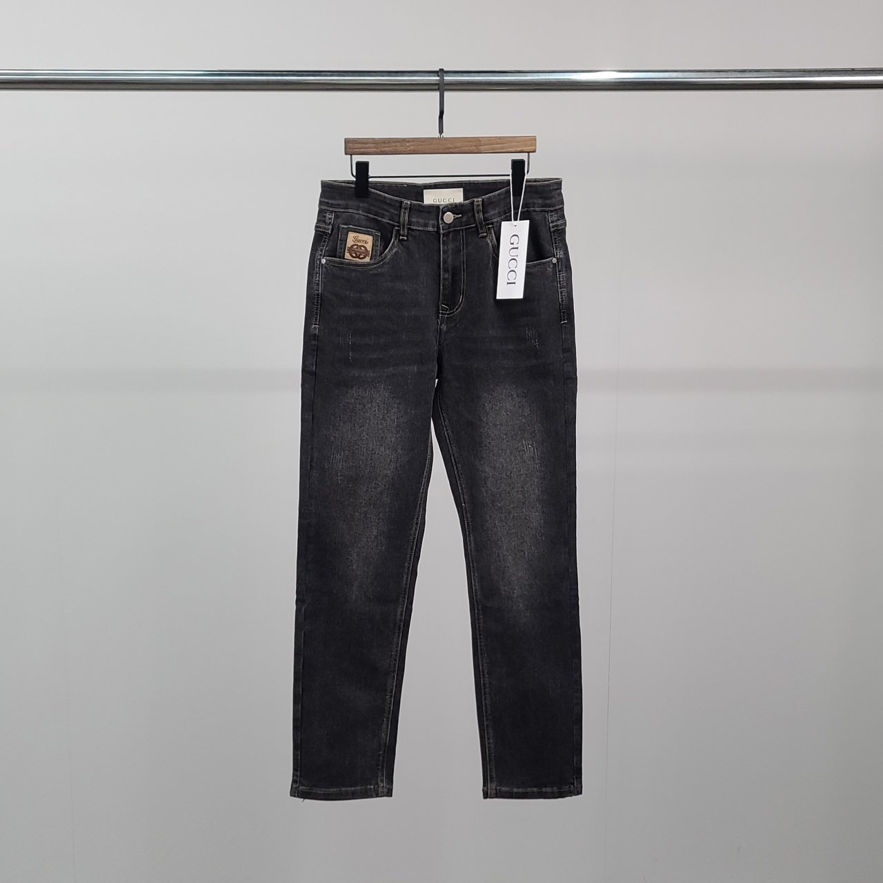 GUCCI 구찌 포켓 로고자수 흑청바지