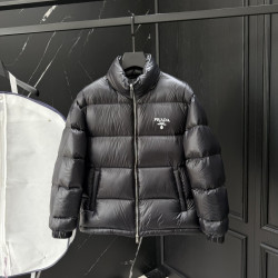 PRADA 프라다 로고 다운 패딩