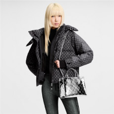 LOUIS VUITTON 루이비통 온더고 토트백 PM M26373