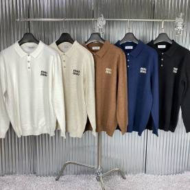 MIUMIU 미우미우 쓰리 버튼 카라 니트