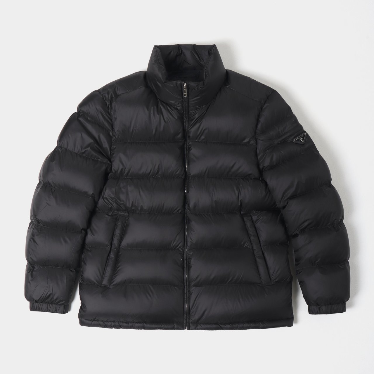 PRADA 프라다 트라이앵글 로고 다운 자켓