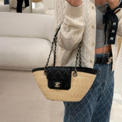 CHANEL 샤넬 위빙백 스몰 AS6841