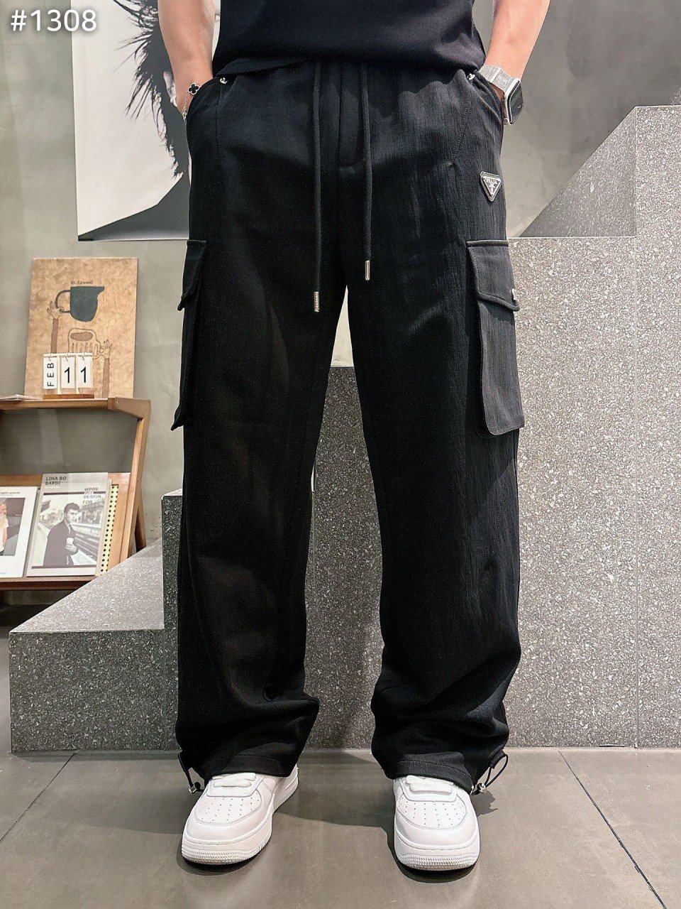 PRADA 프라다 삼각패치 카고 스트링 스웻 팬츠